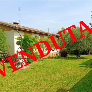 Casa singola In Vendita a Colle Umberto