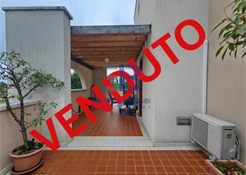 Appartamento con terrazzo abitabile